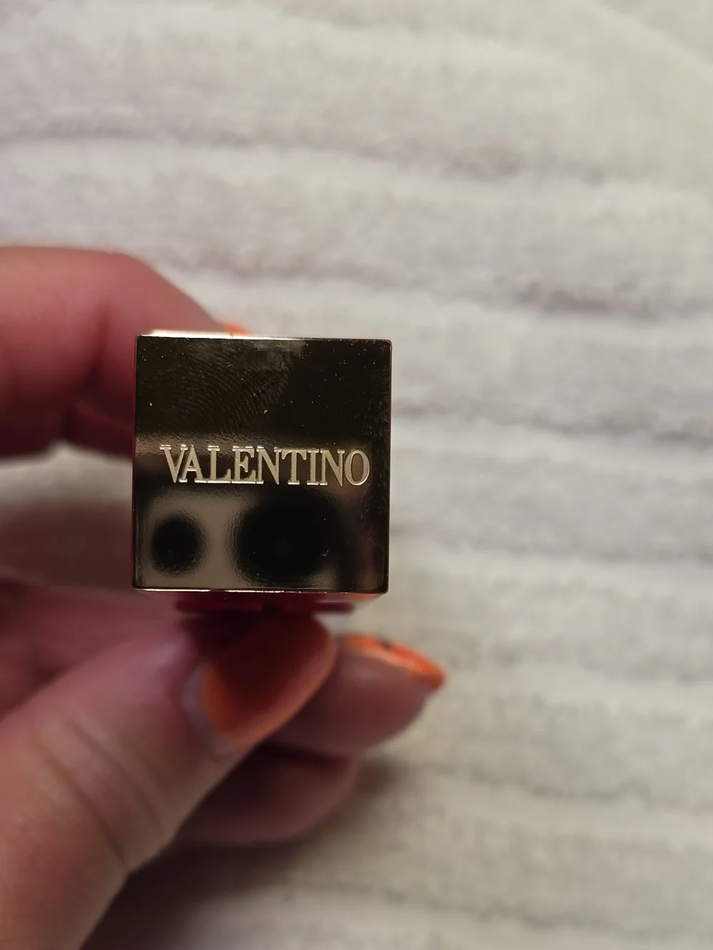 Valentino Very Valentino Concealer - Red Cap, Medium Shade